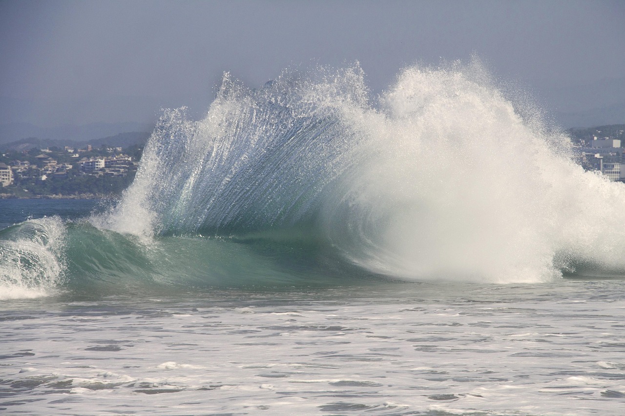 Waves, breaking, sea — examplearticle
